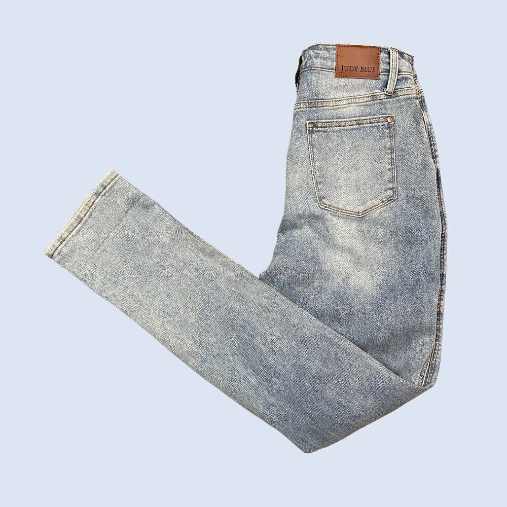 Judy Blue Light Wash High Rise Distressed Denim Jeans Boyfriend Fit Size 9 / 29